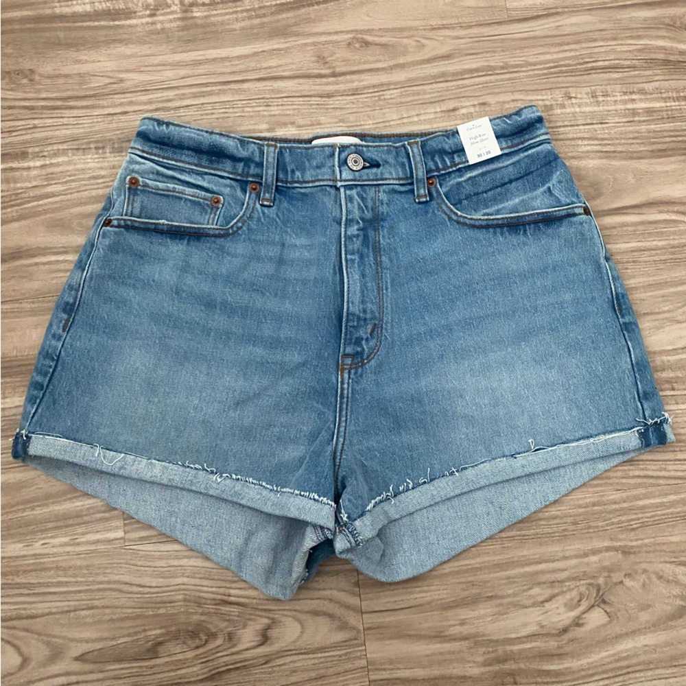 NWT Abercrombie & Fitch Curve Love High Rise Mom Short